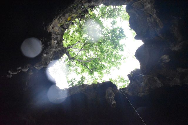洞窟の天窓