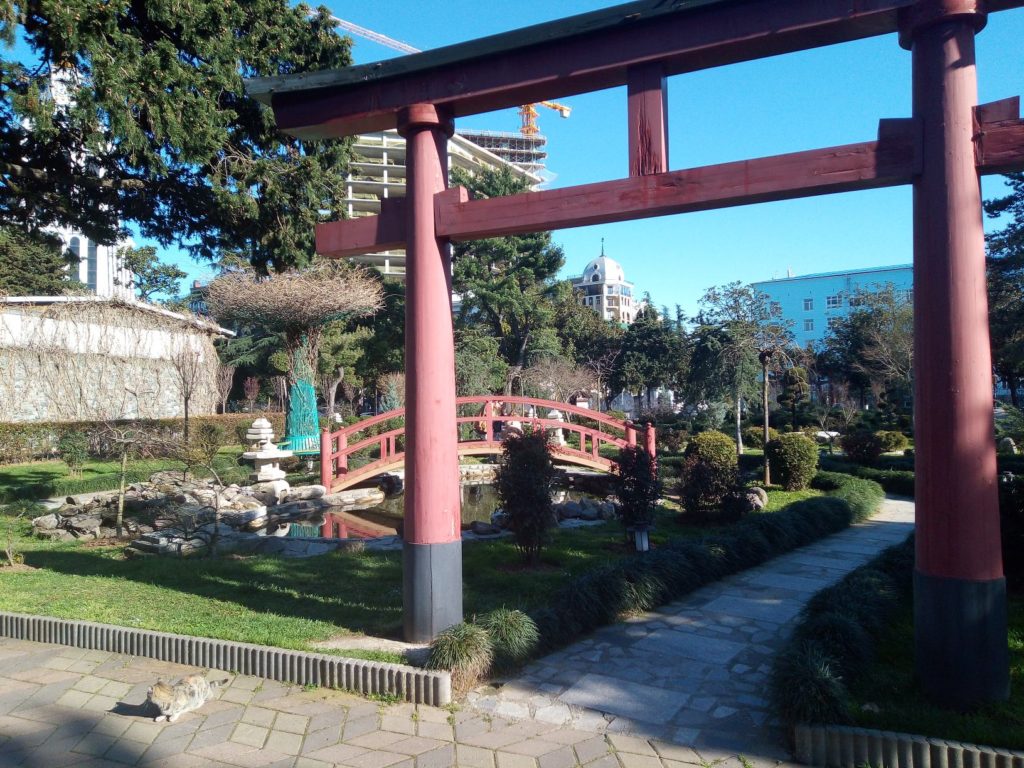 公園内の日本風庭園